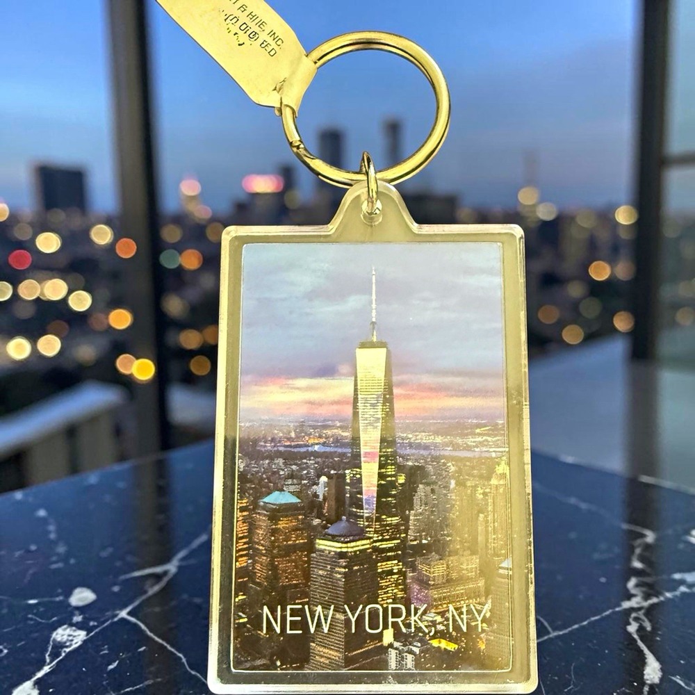 One World Observatory New York NY Souvenir Keychain World Trade Center NWT